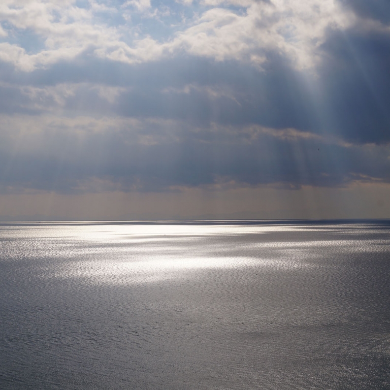 Море, солнце и облака; Вакаяма